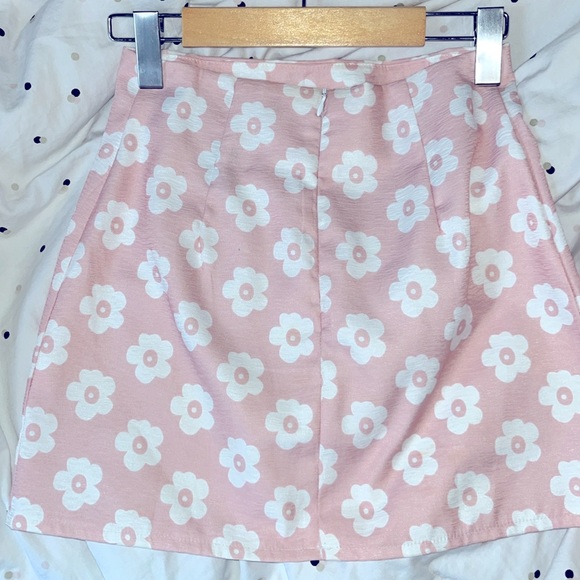 Pink and white flower print skirt, size: XS women’s, brand: Shein - Picture 2 of 2